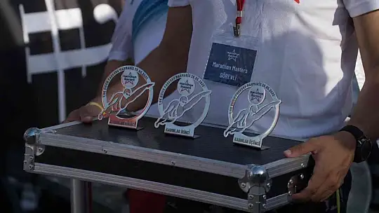 Marmaris rekortmen ve şampiyon yüzücüleri ağırladı