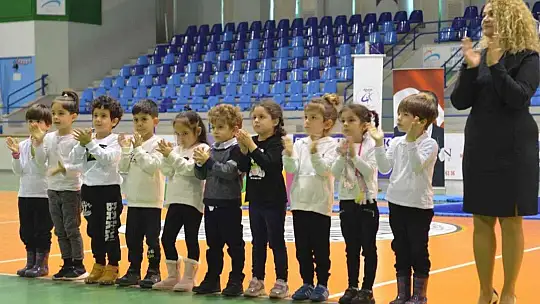 Marmaris'te 03 Aralık Dünya Engelliler Günü'nde renkli görüntüler oluştu