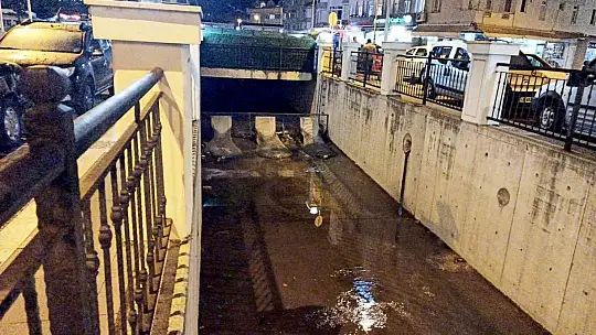 Marmaris'te 10 ton atığın denize ulaşmasını engelledi