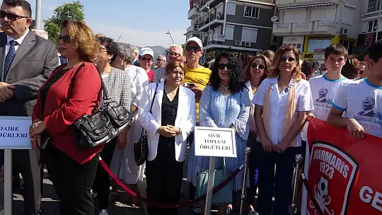 Marmaris'te 19 Mayıs Atatürk'ü Anma Gençlik ve Spor Bayramı çelenk sunma töreni yapıldı