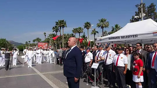 Marmaris'te 19 Mayıs Atatürk'ü Anma Gençlik ve Spor Bayramı çelenk sunma töreni yapıldı