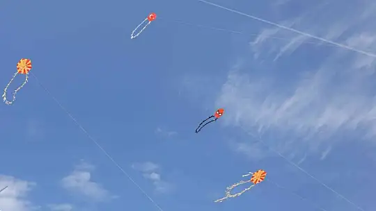 Marmaris'te 23 Nisan coşkusu Uçurtma Şenliği ile başladı