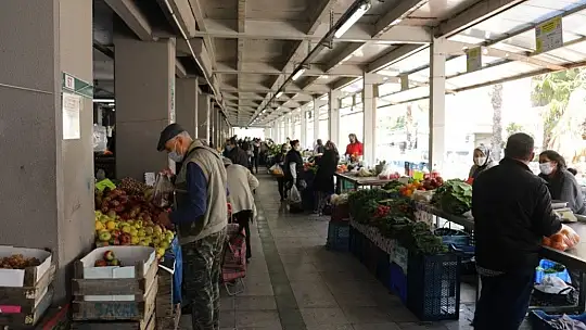 Marmaris'te 65 yaş üstüne özel pazar saati uygulaması