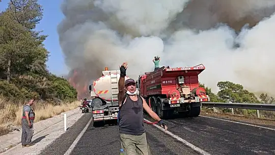 Marmaris'te alevlerle savaşta inanılmaz görüntüler