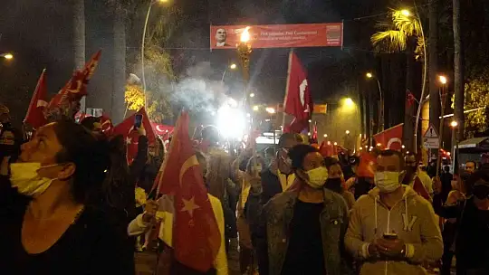 Marmaris'te binlerce kişi fener alayında buluştu