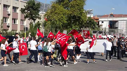 Marmaris'te Cumhuriyet Bayramı coşkusu törenler ile başladı