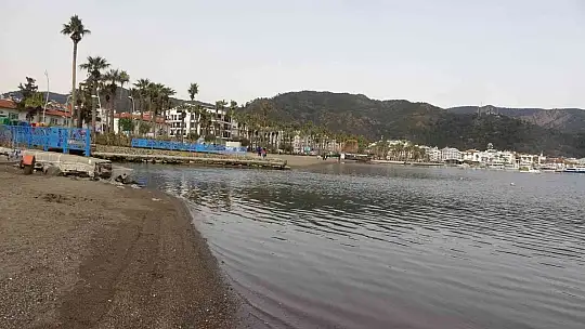 Marmaris'te deniz çekildi, olta balıkçılarının eli boş kaldı