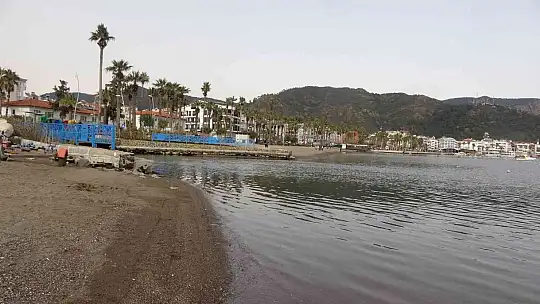 Marmaris'te deniz çekildi, olta balıkçılarının eli boş kaldı