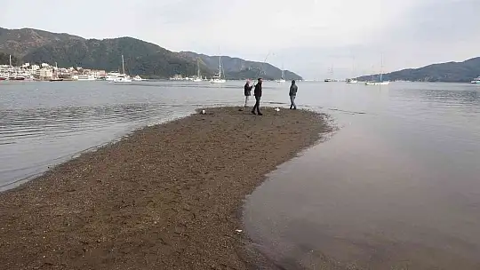 Marmaris'te deniz çekildi, olta balıkçılarının eli boş kaldı