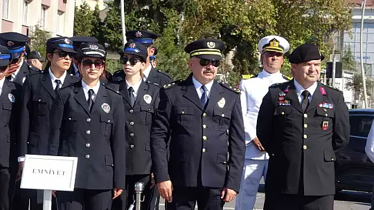 Marmaris'te gaziler tören ile anıldı