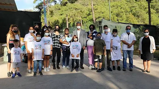 Marmaris'te hayvan barınağı öğrencilerin akınına uğradı