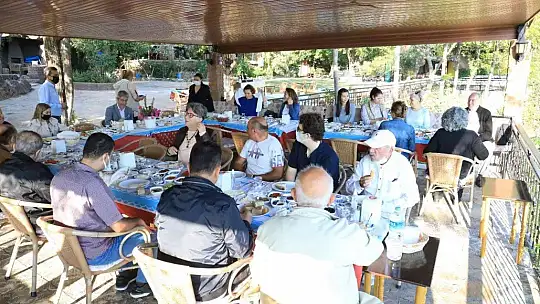 Marmaris'te huzur evi sakinleri iki sene sonra ilk kez etkinliğe katıldı