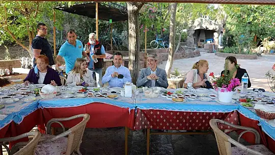 Marmaris'te huzur evi sakinleri iki sene sonra ilk kez etkinliğe katıldı