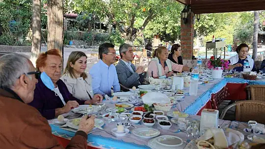 Marmaris'te huzur evi sakinleri iki sene sonra ilk kez etkinliğe katıldı
