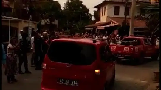 Marmaris'te iki mahallede söndürme çalışmaları tamamlandı, itfaiye ekipleri alkışlarla uğurlandı