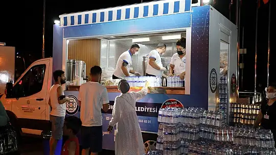 Marmaris'te ilk belirlemelere göre 1 fabrika, 27 ev ve 1 araç yandı