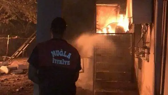 Marmaris'te ilk belirlemelere göre 1 fabrika, 27 ev ve 1 araç yandı