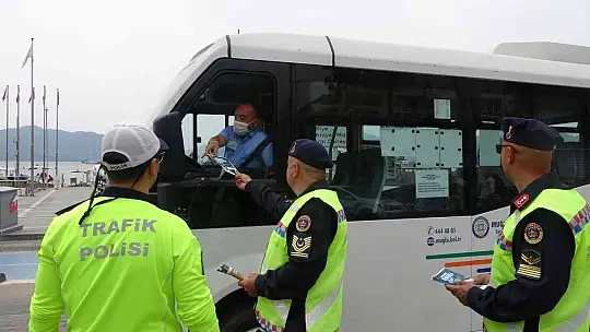 Marmaris'te Kaymakam Aksoy'un katılımı ile 'bayramınız kemerli olsun' denetimleri yapıldı