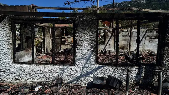 Marmaris'te müze olarak kullanılan 1 asırlık yapı küle döndü