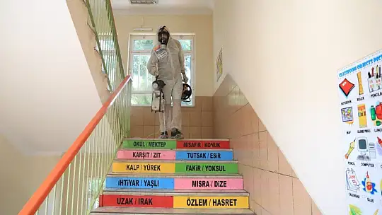 Marmaris'te okullar dezenfekte edildi