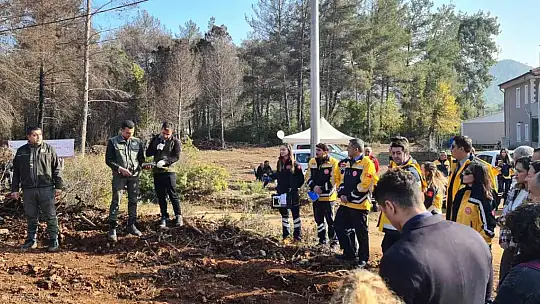 MARMARİS'TE SAĞLIK ÇALIŞANLARI BİN 120 FİDANI TOPRAKLA BULUŞTURDU