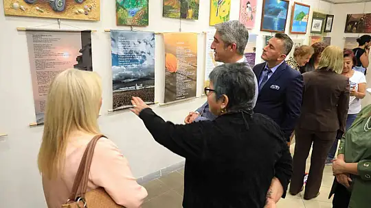 Marmaris'te şiirle resim sergide buluştu