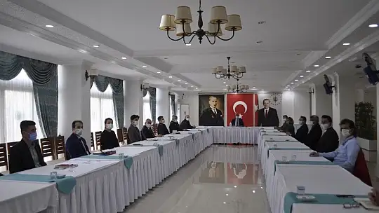 Marmaris'te turizm sezonu öncesi korona virüs mücadelesi toplantısı yapıldı