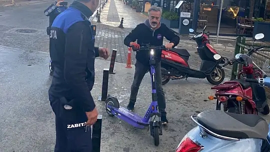 MARMARİS'TE UYGUNSUZ PARK EDİLEN SKUTERLER TOPLATILDI