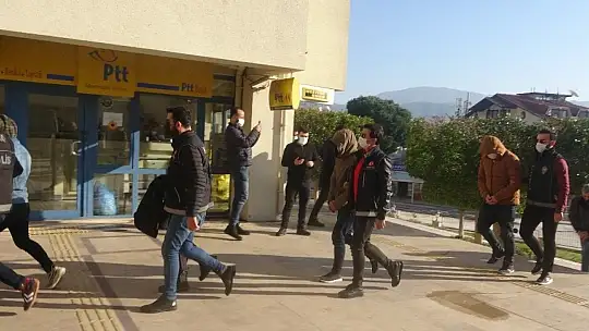 Marmaris'te uyuşturucu tacirleri adliyeye sevk edildi