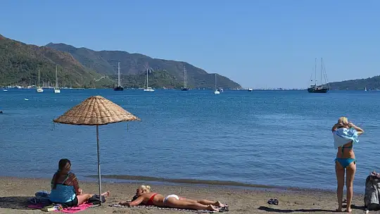 Marmaris'te yaz devam ediyor
