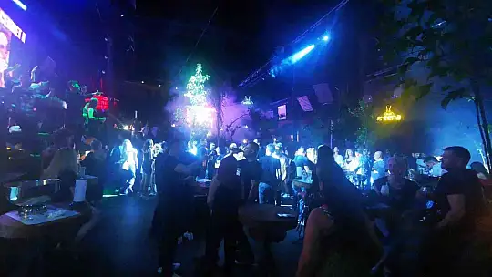Marmaris'te yazdan kalma gecelerde eğlenceler devam ediyor