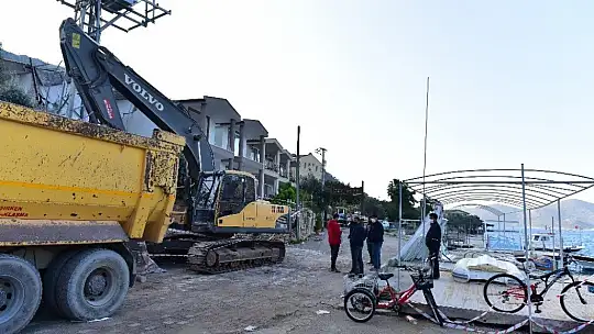 Marmaris'te yıkımlar devam ediyor