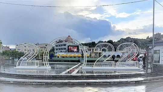Marmaris'te yılbaşında müzik saatlerinde esneme yok