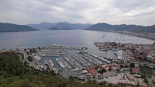 Marmaris'te yılbaşında müzik saatlerinde esneme yok