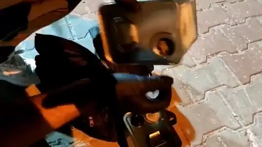 Marmaris'te zeytinyağı kutusundan esrar çıktı