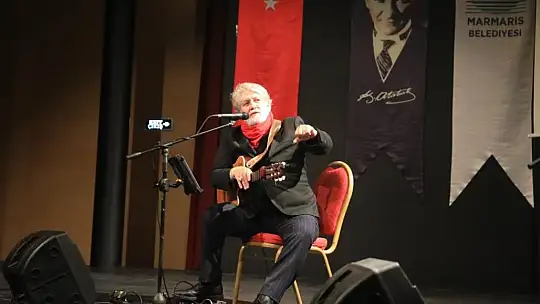 Marmaris'teki 19 Mayıs etkinlikleri Grup Gündoğarken'in müzikli oyunu ile final yaptı