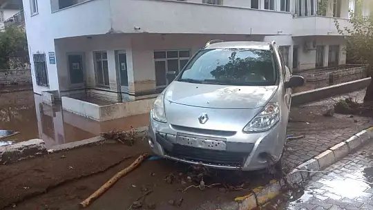 Marmaris'teki sel felaketi, gün ağarınca ortaya çıktı