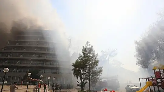 Marmaris Uygulama Oteli alevlere teslim oldu