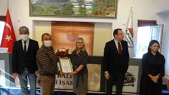 Marmarisli arıcılar ballarına coğrafi işaret belgelerini aldı