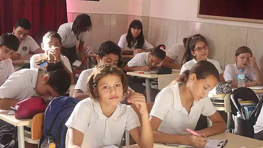 MARMARİSLİ ÖĞRENCİLERDEN İTFAİYECİLER İÇİN ANLAMLI DERS
