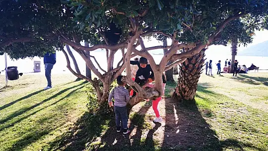 Marmarisliler güneşli havanın tadını çıkardı