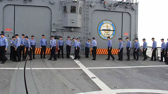 MAVİ VATAN'IN ÇELİK KALESİ TCG GEDİZ'DE YENİ YIL MANZARALARI