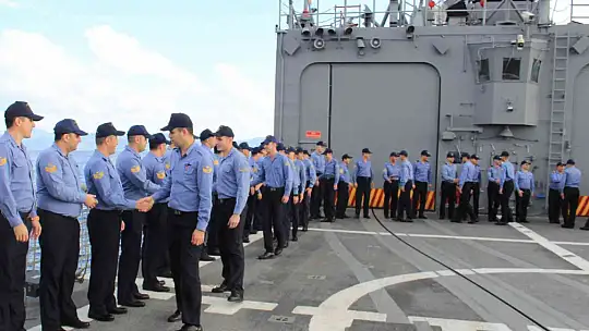 MAVİ VATAN'IN ÇELİK KALESİ TCG GEDİZ'DE YENİ YIL MANZARALARI