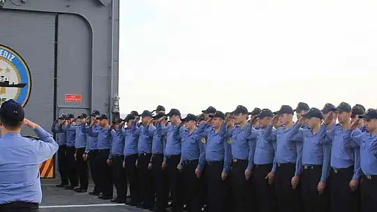 MAVİ VATAN'IN ÇELİK KALESİ TCG GEDİZ'DE YENİ YIL MANZARALARI