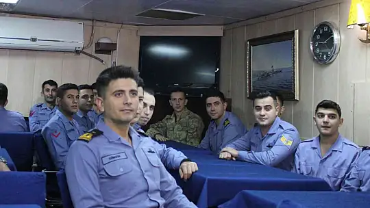 MAVİ VATAN'IN ÇELİK KALESİ TCG GEDİZ'DE YENİ YIL MANZARALARI