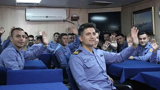 MAVİ VATAN'IN ÇELİK KALESİ TCG GEDİZ'DE YENİ YIL MANZARALARI