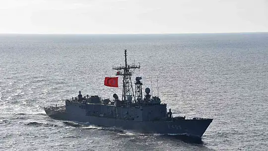 MAVİ VATAN'IN ÇELİK KALESİ TCG GEDİZ'DE YENİ YIL MANZARALARI