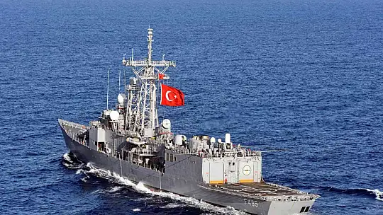 MAVİ VATAN'IN ÇELİK KALESİ TCG GEDİZ'DE YENİ YIL MANZARALARI