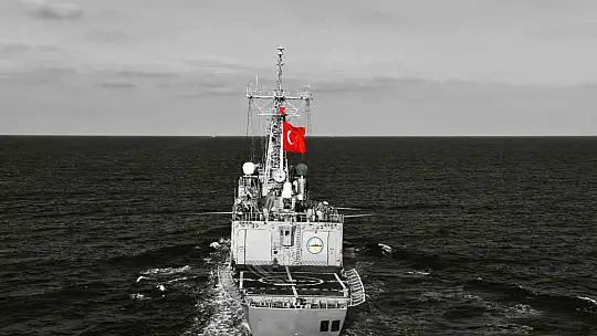 MAVİ VATAN'IN ÇELİK KALESİ TCG GEDİZ'DE YENİ YIL MANZARALARI