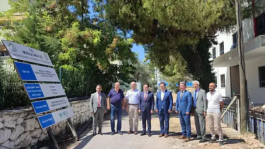 MEB İnşaat ve Emlak Genel Müdürü Gür, Muğla'da okulları ziyaret edip şampiyonları tebrik etti